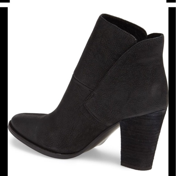 Vince Camuto Shoes - Vince Camuto Black Ankle Booties- Hard to find! Great almost new condition! 6.5
